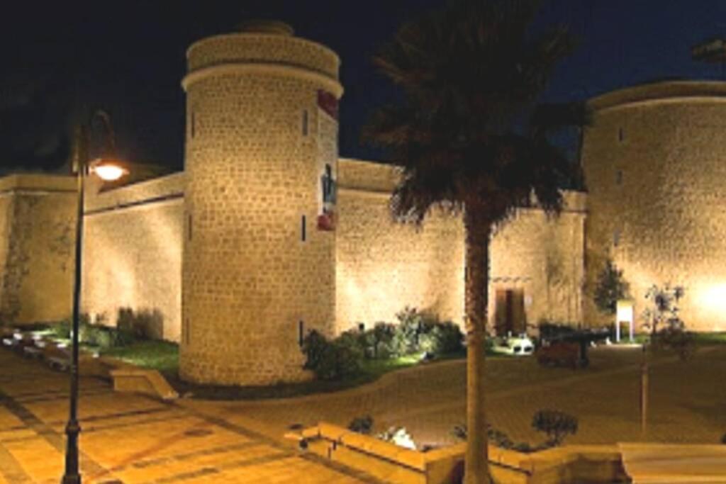 רוקאוטס דה מר A 600 M De La Playa Y El Castillo Santa Ana מראה חיצוני תמונה